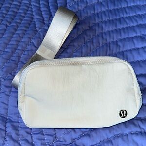 Lulu🍋 Belt Bag ‘White Opal’